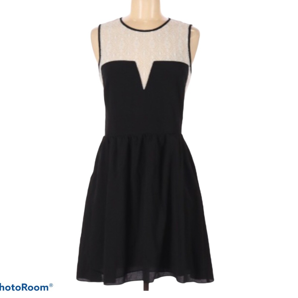 RACHEL ROY black/off white lace dress w pockets!